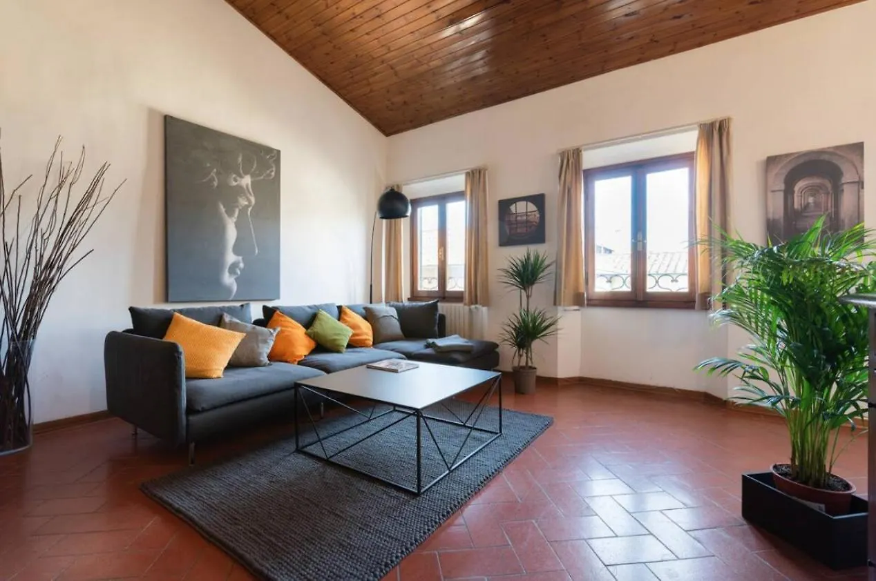 Via Ricasoli Apartment, Next To Accademia Florence Apartment