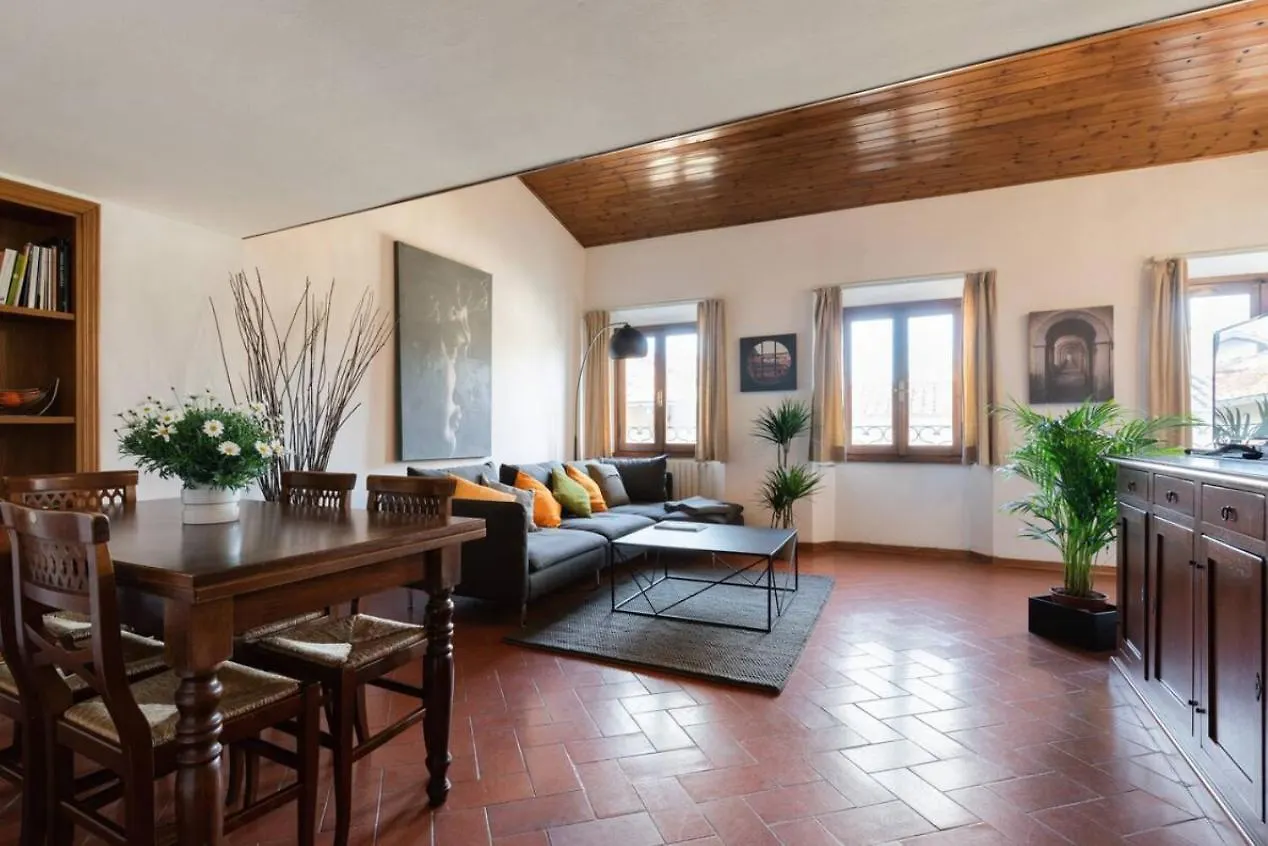 Via Ricasoli Apartment, Next To Accademia Florence Italy