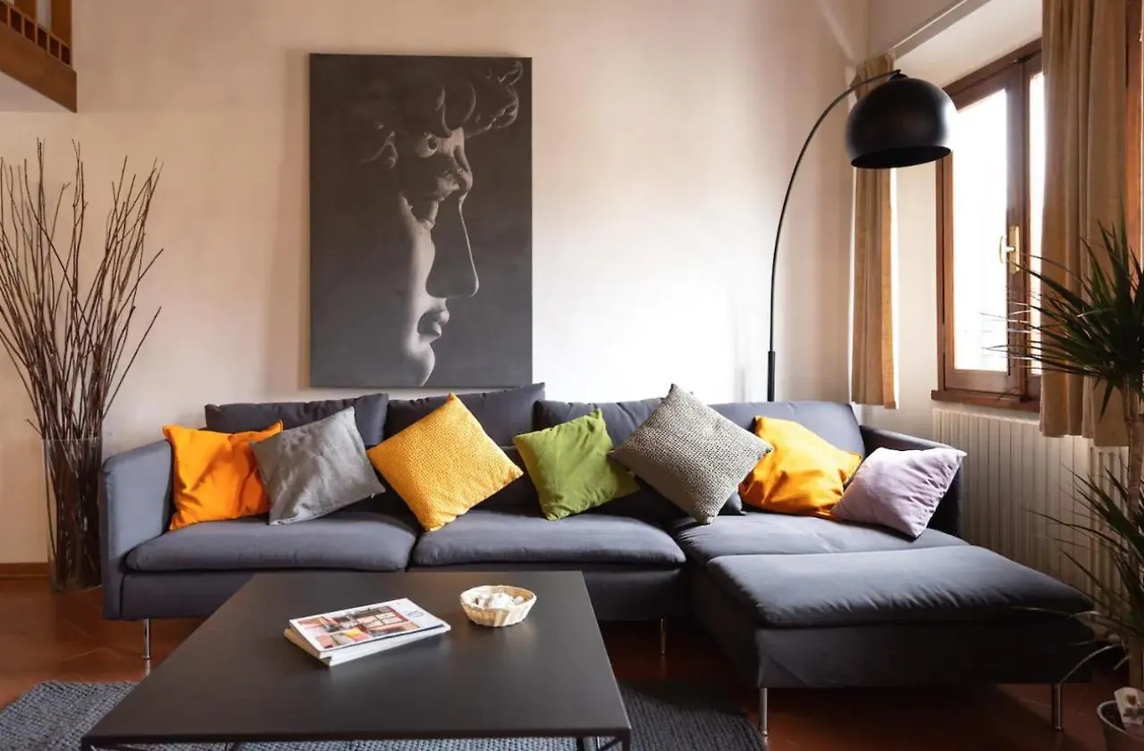 Via Ricasoli Apartment, Next To Accademia Florence Apartment