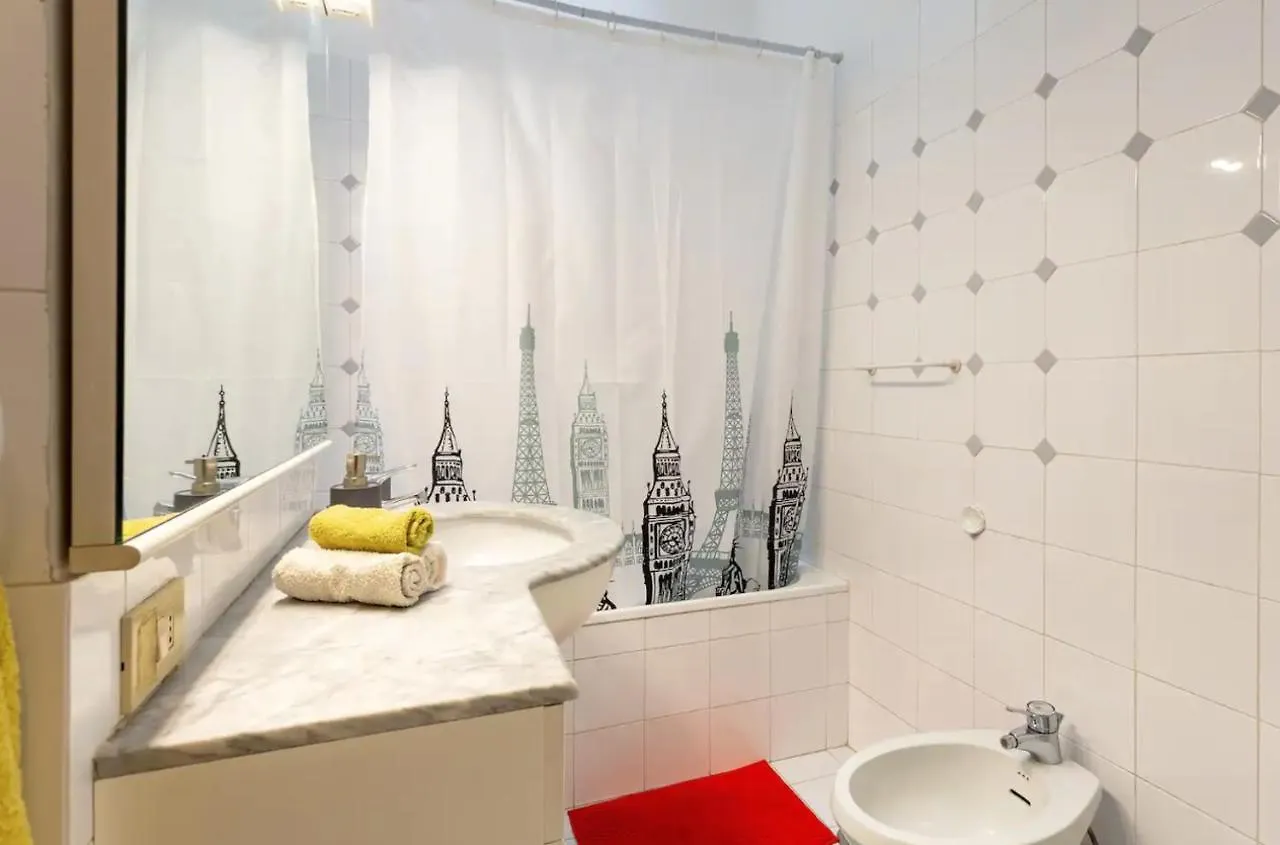 Via Ricasoli Apartment, Next To Accademia Florence 0*,